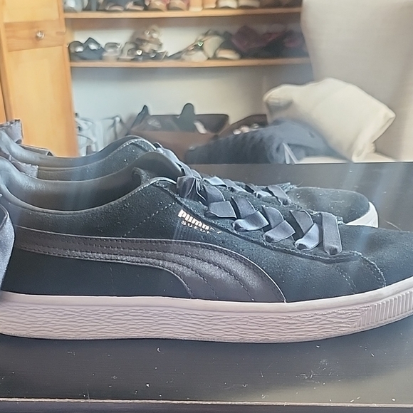 Puma Satin Bow Black Sneakers - Picture 2 of 4